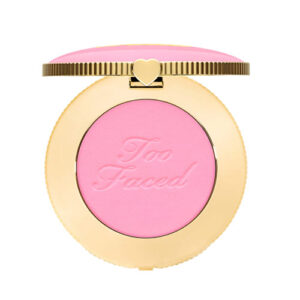 Too Faced - Cloud Crush Blurring Blush  Tono: Candy Clouds